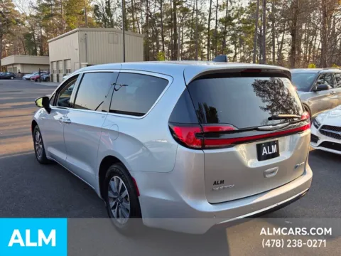 More photos of 2024 Chrysler Pacifica Hybrid Select at ALM Hyundai Macon, GA