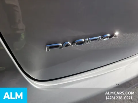 More photos of 2024 Chrysler Pacifica Hybrid Select at ALM Hyundai Macon, GA