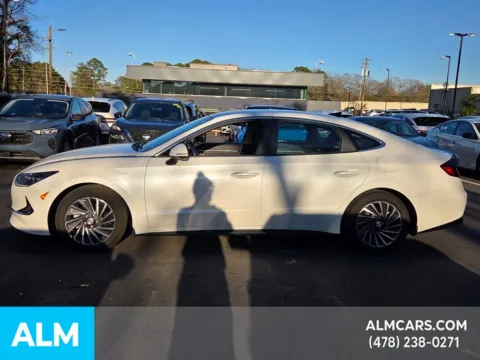 Another view of 2022 Hyundai Sonata Hybrid Limited for sale in Macon, GA at ALM Hyundai Macon