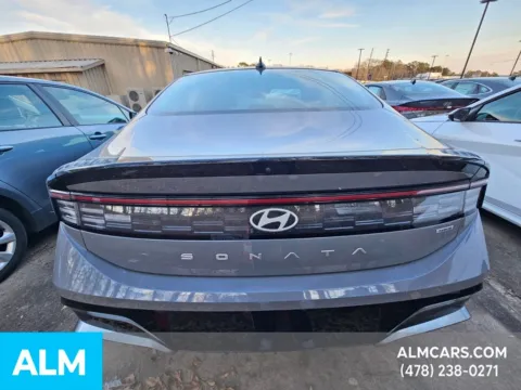 More photos of 2025 Hyundai Sonata Hybrid SEL at ALM Hyundai Macon, GA
