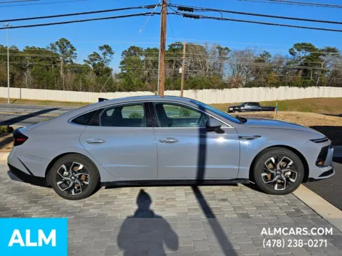 More photos of 2024 Hyundai Sonata SEL at ALM Hyundai Macon, GA