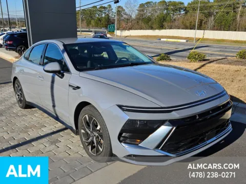 More photos of 2024 Hyundai Sonata SEL at ALM Hyundai Macon, GA
