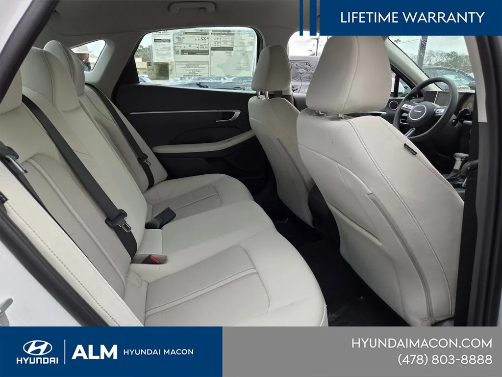 2025 Hyundai Sonata SE - Photo 14