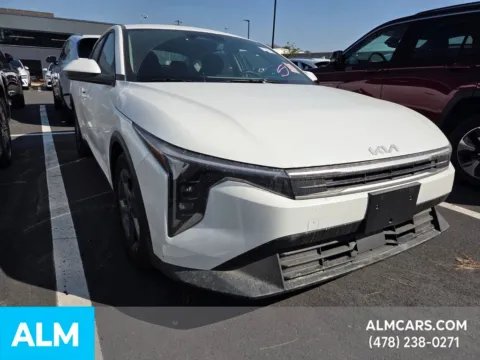 More photos of 2025 Kia K4 LXS at ALM Hyundai Macon, GA