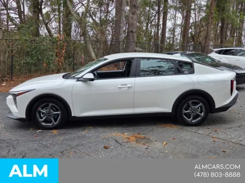 More photos of 2025 Kia K4 LXS at ALM Hyundai Macon, GA