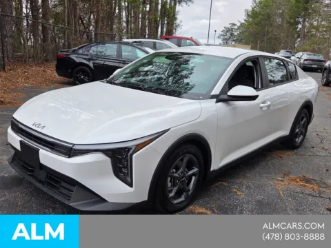 More photos of 2025 Kia K4 LXS at ALM Hyundai Macon, GA
