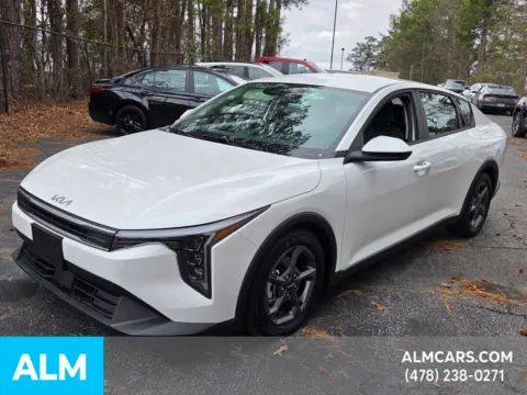 More photos of 2025 Kia K4 LXS at ALM Hyundai Macon, GA