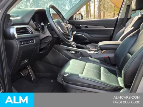 More photos of 2021 Kia Telluride SX at ALM Hyundai Macon, GA