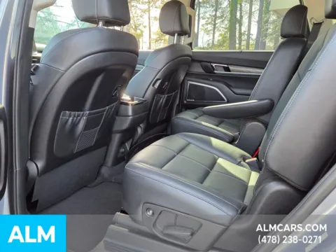 More photos of 2021 Kia Telluride SX at ALM Hyundai Macon, GA