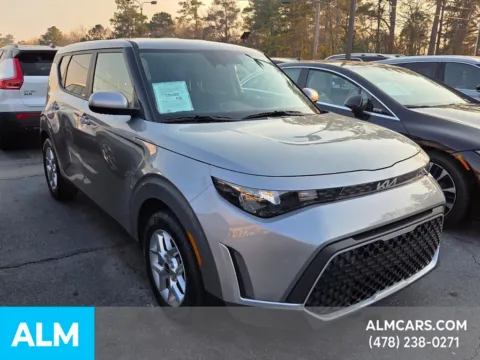 More photos of 2025 Kia Soul LX at ALM Hyundai Macon, GA