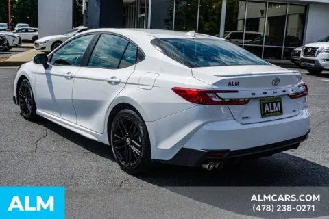 More photos of 2025 Toyota Camry SE at ALM Hyundai Macon, GA