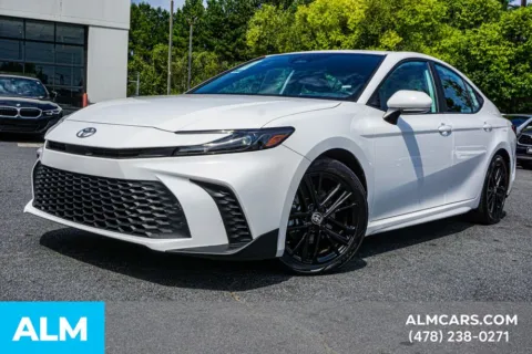 White 2025 Toyota Camry SE for sale in Macon, GA
