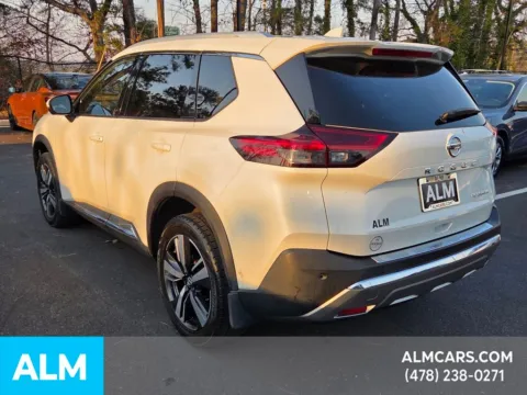 More photos of 2021 Nissan Rogue Platinum at ALM Hyundai Macon, GA