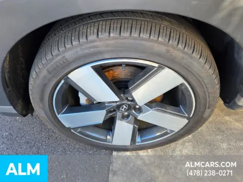 More photos of 2024 Hyundai Santa Fe Limited at ALM Hyundai Macon, GA