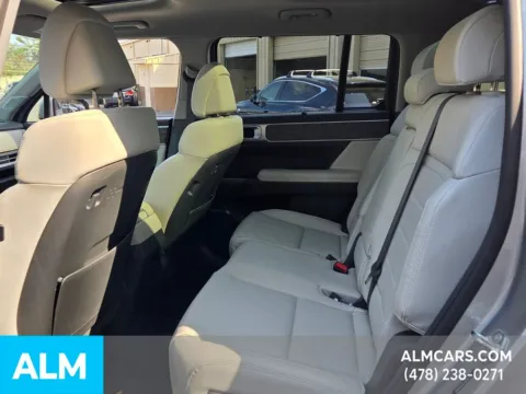 More photos of 2024 Hyundai Santa Fe Limited at ALM Hyundai Macon, GA