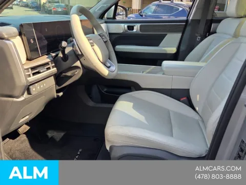 More photos of 2024 Hyundai Santa Fe Limited at ALM Hyundai Macon, GA