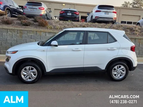 More photos of 2025 Hyundai Venue SE at ALM Hyundai Macon, GA