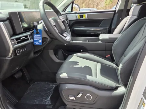 More photos of 2026 Hyundai Santa Fe SEL at ALM Hyundai Macon, GA