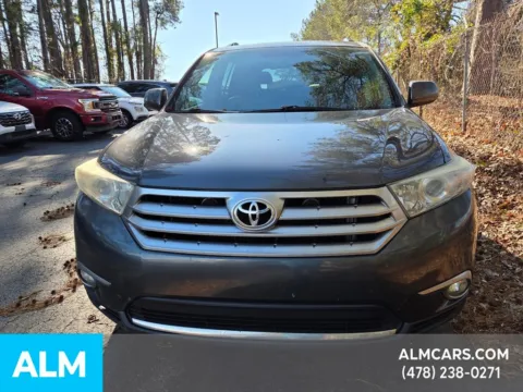 Another view of 2013 Toyota Highlander Base Plus V6 for sale in Macon, GA at ALM Hyundai Macon