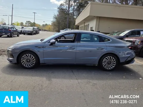 Photos of 2025 Hyundai Sonata Hybrid SEL for sale in Macon, GA at ALM Hyundai Macon