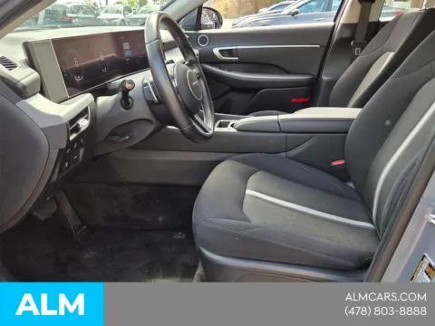 More photos of 2025 Hyundai Sonata Hybrid SEL at ALM Hyundai Macon, GA