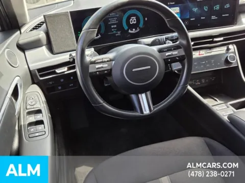 More photos of 2025 Hyundai Sonata Hybrid SEL at ALM Hyundai Macon, GA