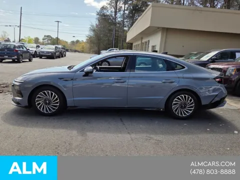 Another view of 2025 Hyundai Sonata Hybrid SEL for sale in Macon, GA at ALM Hyundai Macon
