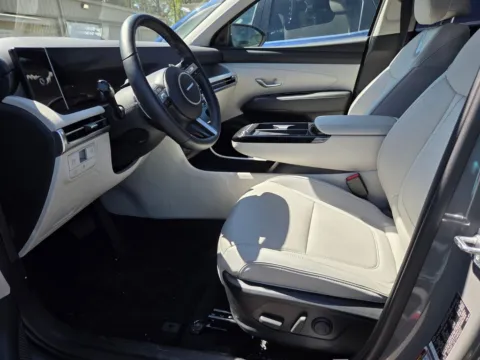 Another view of 2025 Hyundai Tucson Limited for sale in Macon, GA at ALM Hyundai Macon