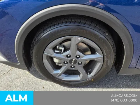 More photos of 2025 Kia K4 LXS at ALM Hyundai Macon, GA