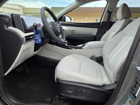 More photos of 2026 Hyundai Tucson SEL at ALM Hyundai Macon, GA