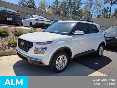 White 2025 Hyundai Venue SE for sale in Macon, GA