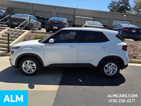 Photos of 2025 Hyundai Venue SE for sale in Macon, GA at ALM Hyundai Macon