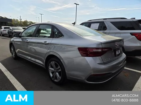 More photos of 2024 Volkswagen Jetta 1.5T SE at ALM Hyundai Macon, GA