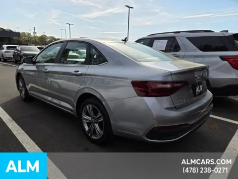 More photos of 2024 Volkswagen Jetta 1.5T SE at ALM Hyundai Macon, GA