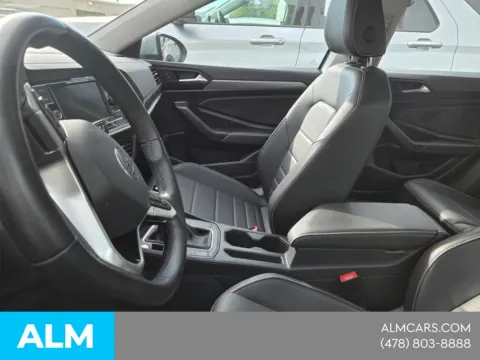 More photos of 2024 Volkswagen Jetta 1.5T SE at ALM Hyundai Macon, GA