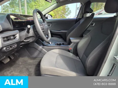 More photos of 2025 Kia K4 LXS at ALM Hyundai Macon, GA