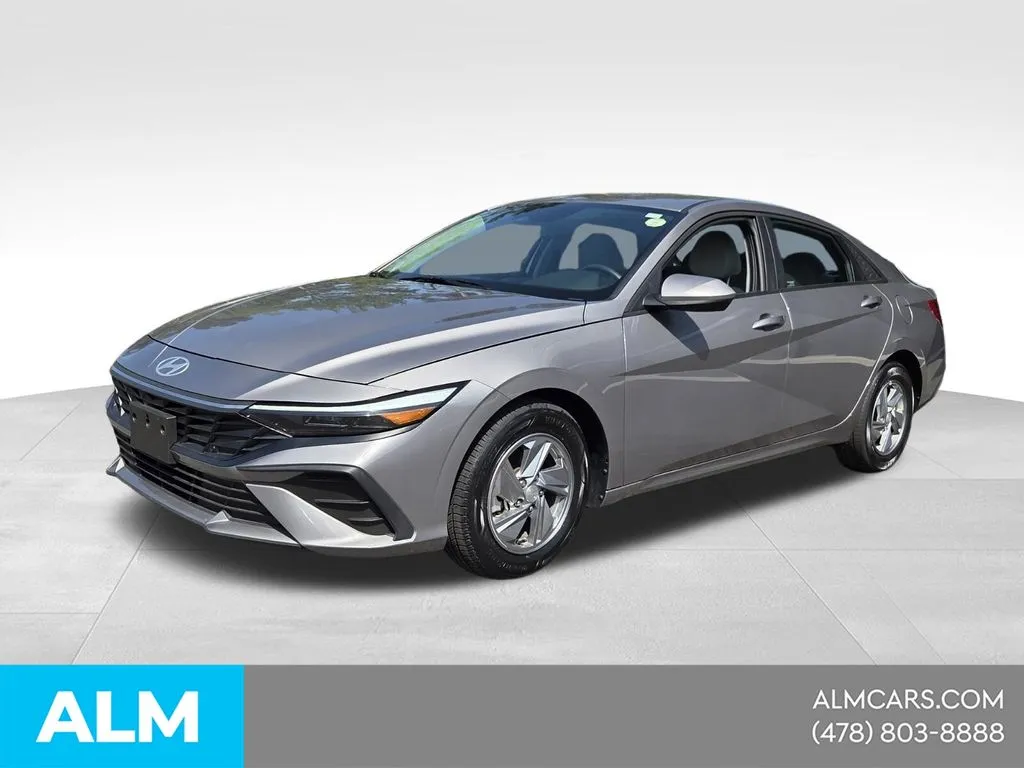 2024 Hyundai Elantra SE