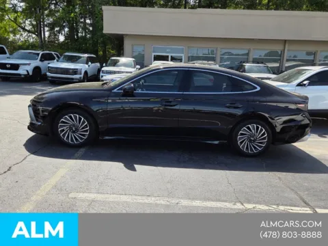 Another view of 2025 Hyundai Sonata Hybrid Limited for sale in Macon, GA at ALM Hyundai Macon