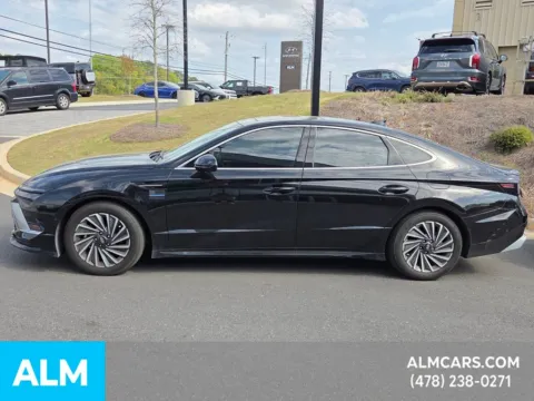 Another view of 2025 Hyundai Sonata Hybrid Limited for sale in Macon, GA at ALM Hyundai Macon