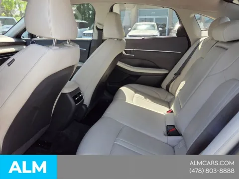 More photos of 2025 Hyundai Sonata Hybrid Limited at ALM Hyundai Macon, GA
