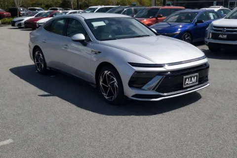 More photos of 2026 Hyundai Sonata SEL Sport at ALM Hyundai Macon, GA