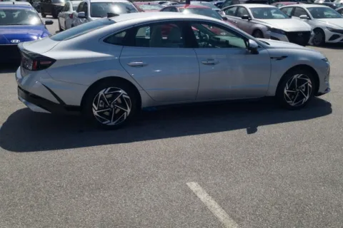 More photos of 2026 Hyundai Sonata SEL Sport at ALM Hyundai Macon, GA