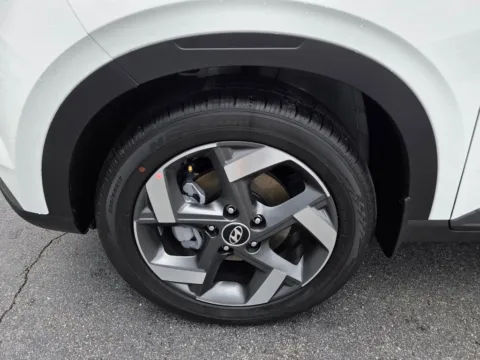 More photos of 2026 Hyundai Venue SEL at ALM Hyundai Macon, GA