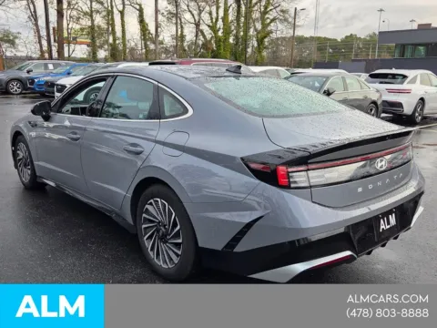 More photos of 2025 Hyundai Sonata Hybrid SEL at ALM Hyundai Macon, GA
