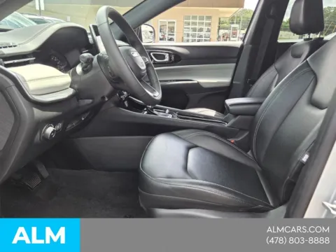 More photos of 2025 Jeep Compass Limited at ALM Hyundai Macon, GA