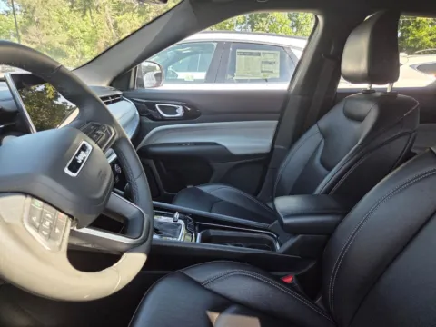 More photos of 2025 Jeep Compass Limited at ALM Hyundai Macon, GA