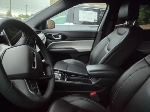 More photos of 2025 Jeep Compass Limited at ALM Hyundai Macon, GA