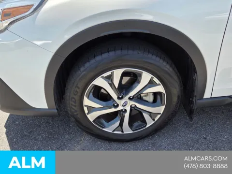 More photos of 2022 Subaru Outback Limited at ALM Hyundai Macon, GA