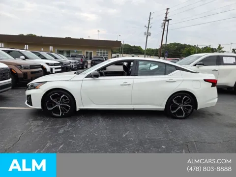 Another view of 2025 Nissan Altima 2.5 SR for sale in Macon, GA at ALM Hyundai Macon