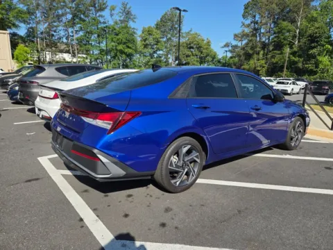 More photos of 2025 Hyundai Elantra SEL Sport at ALM Hyundai Macon, GA